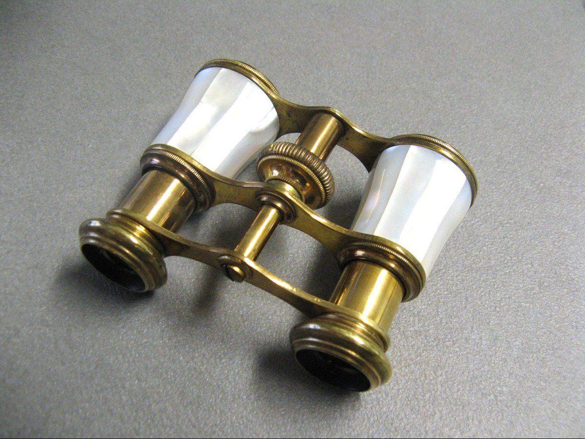 Pair Of Mother-of-pearl And Gilded Brass Theater Binoculars, 19th Century.-photo-2