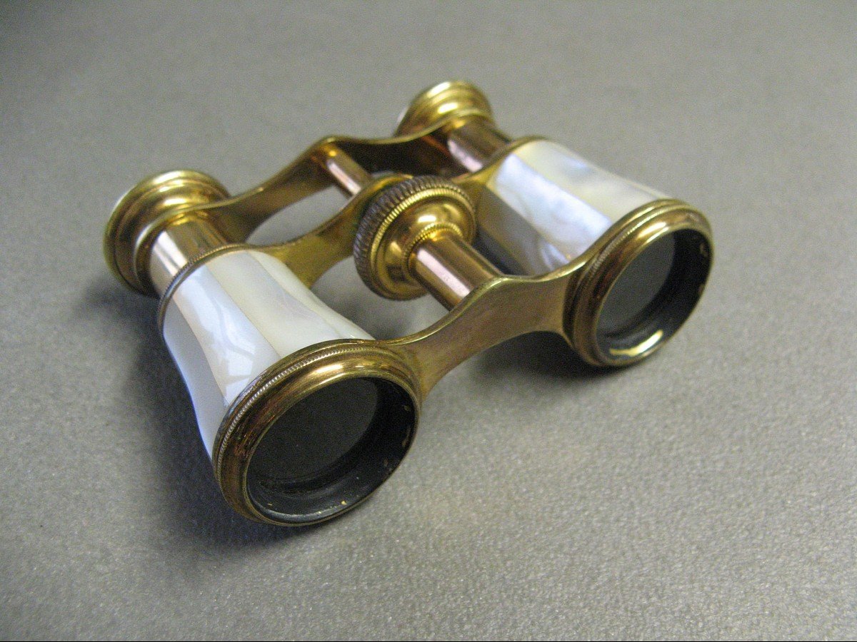 Pair Of Mother-of-pearl And Gilded Brass Theater Binoculars, 19th Century.-photo-4