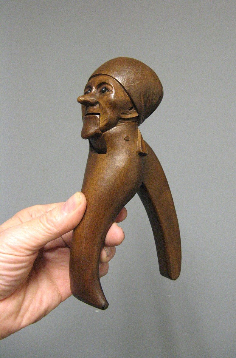 Nutcracker Hazelnut Sculpture Anthropomorphic Old Lady.-photo-3