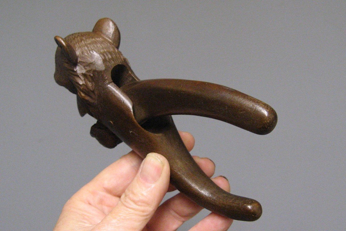 Nutcracker Hazelnut Zoomorphic Sculpture Monkey Head.-photo-4