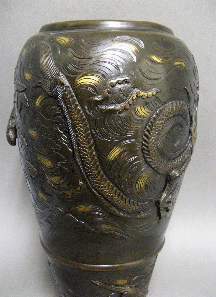 Decorative Bronze Dragon. Chinese Vase 20th Century.-photo-1