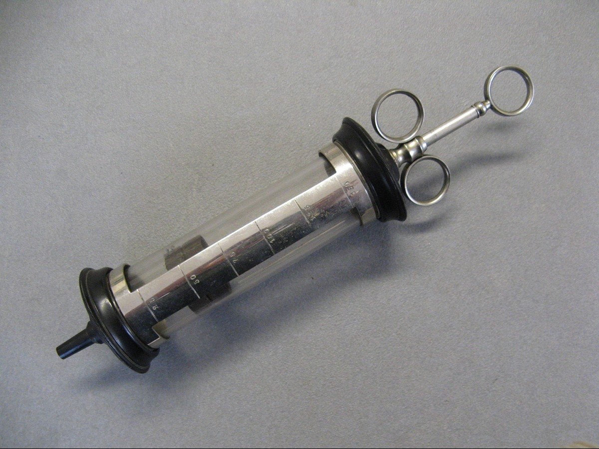 Guyon Type Bladder Syringe. Cabinet Of Curiosities.-photo-2