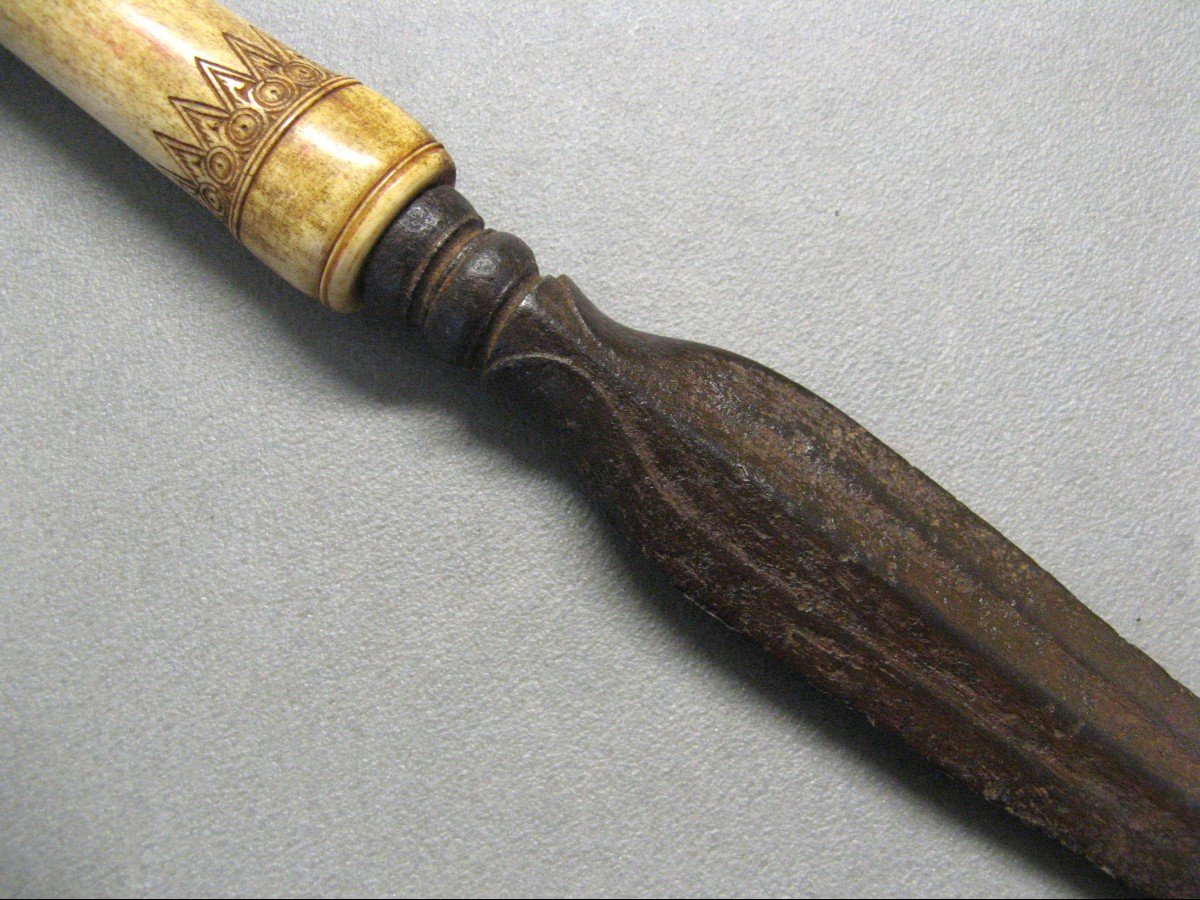 Carved Bone Dagger Knife. Oceanic Tribal Art.-photo-1