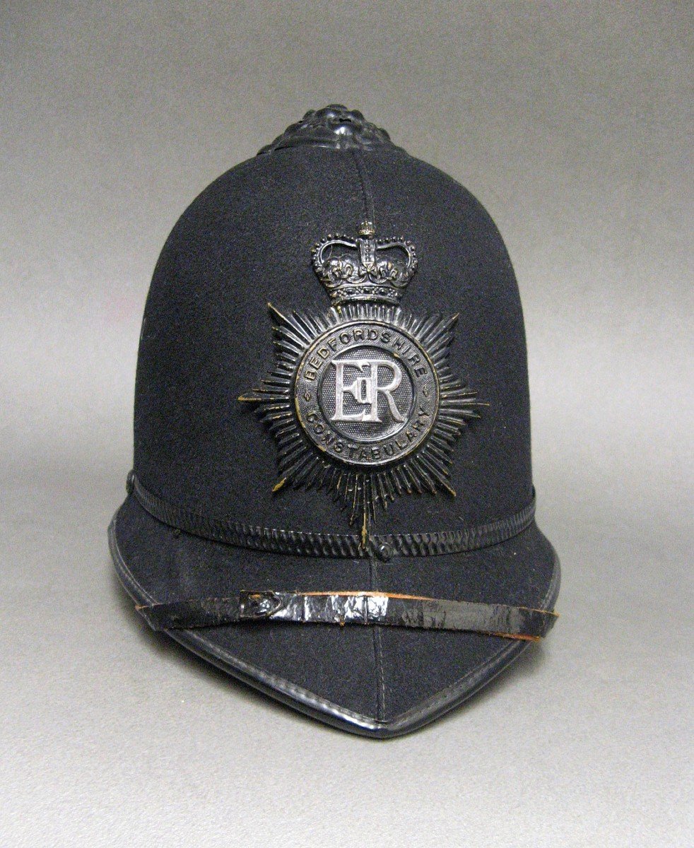 Casque Police Britannique  Bedfordshire Bobby.