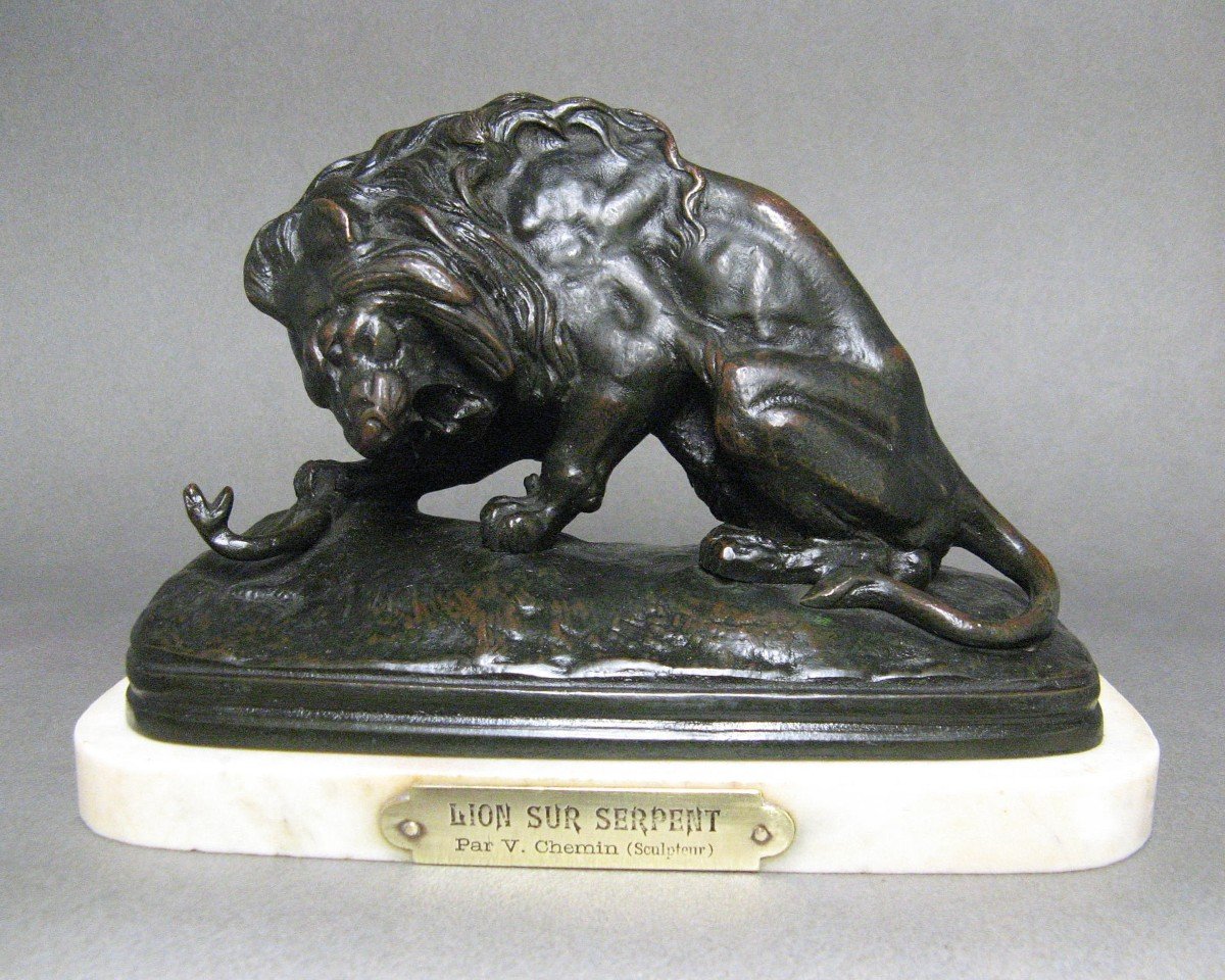 Sculpture En Bronze Lion Au Serpent Par Victor Chemin.-photo-3