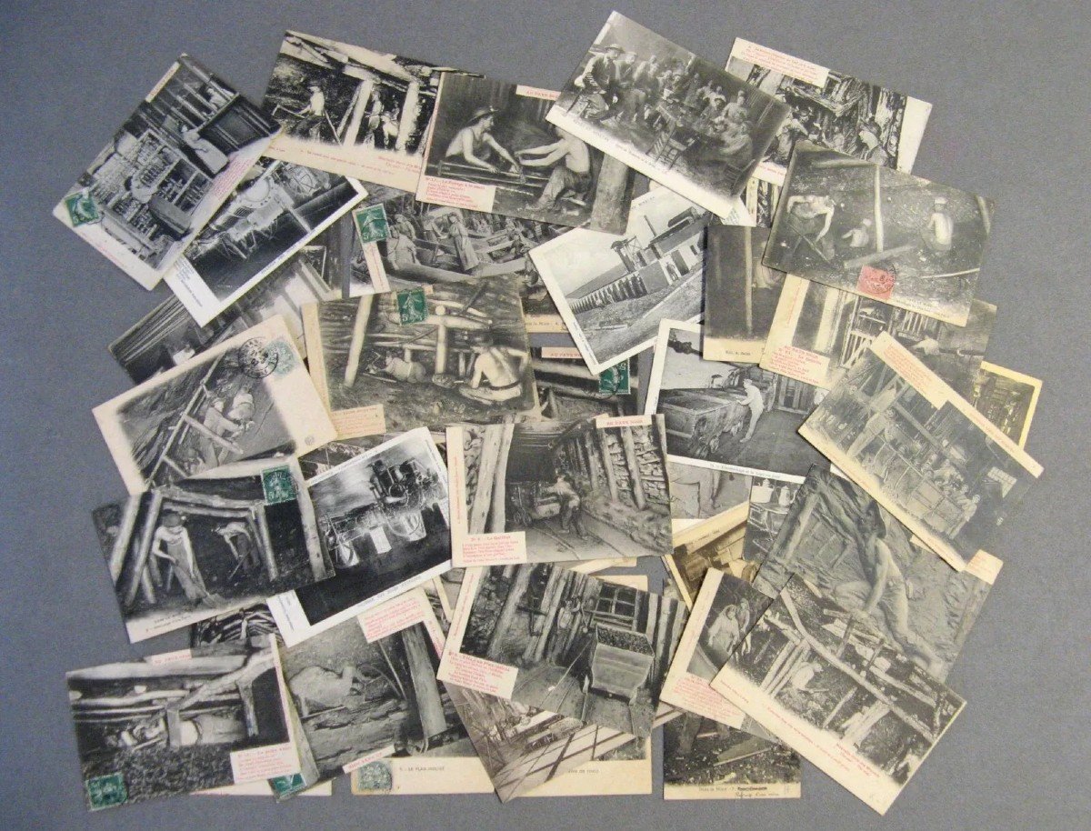 Lot De 44 Cartes Postales Anciennes sur le thème de la mine et la vie des mineurs.