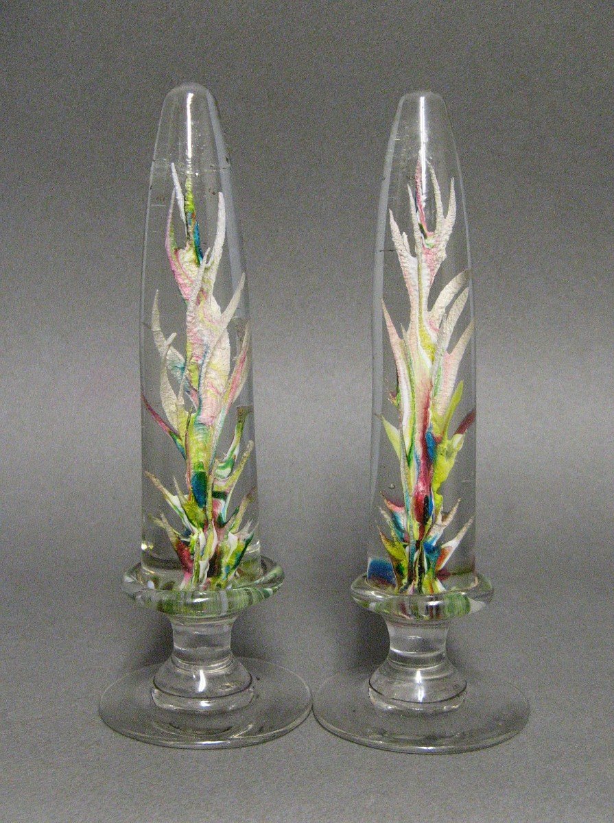 Lot Of Two Paperweights, Wig Holders In Sulfurized Glass 19th Century. Obelisk.