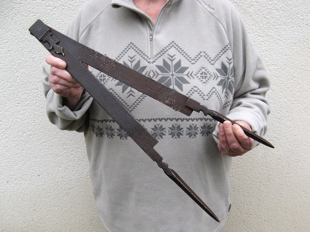 18th Century Wrought Iron Stonemason's Compass.