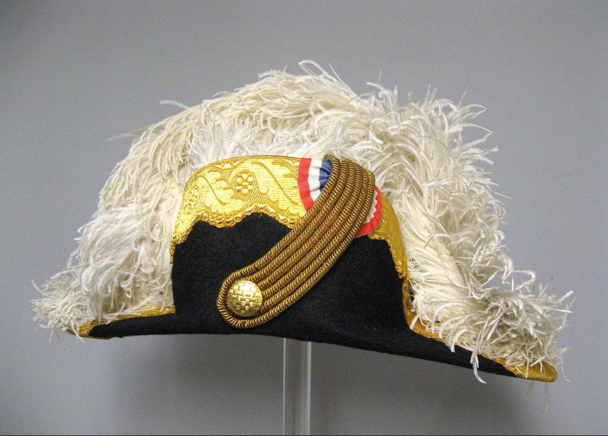 Bicorne De Suisse d'église.