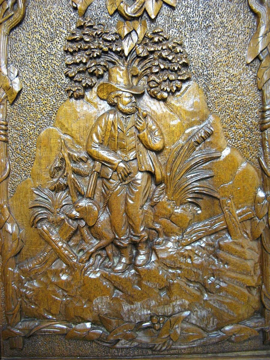 Bas Relief En Bois Sculpté XIXe. Scène De Chasse.