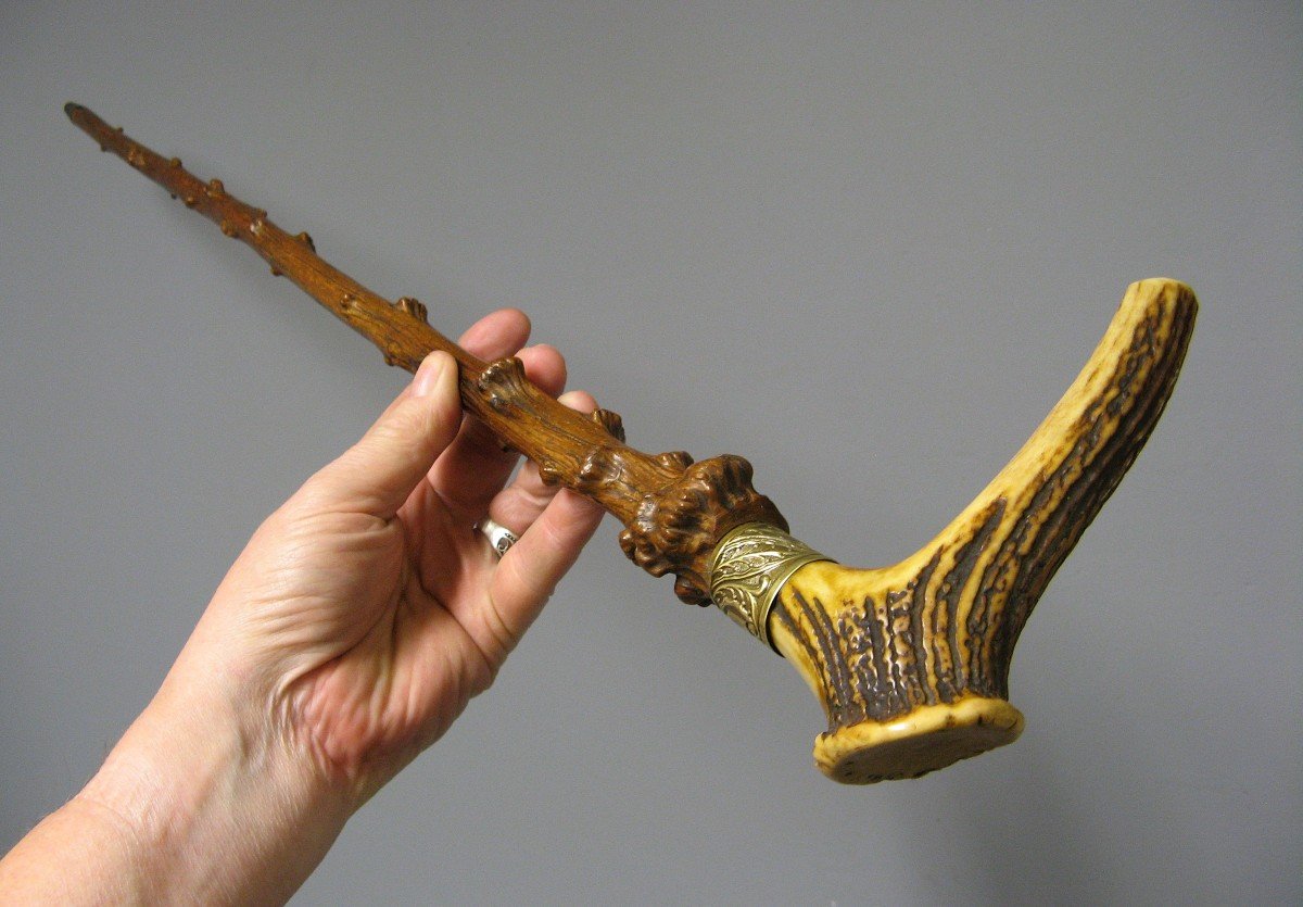 Cane With Knob In Deer Antler.-photo-1