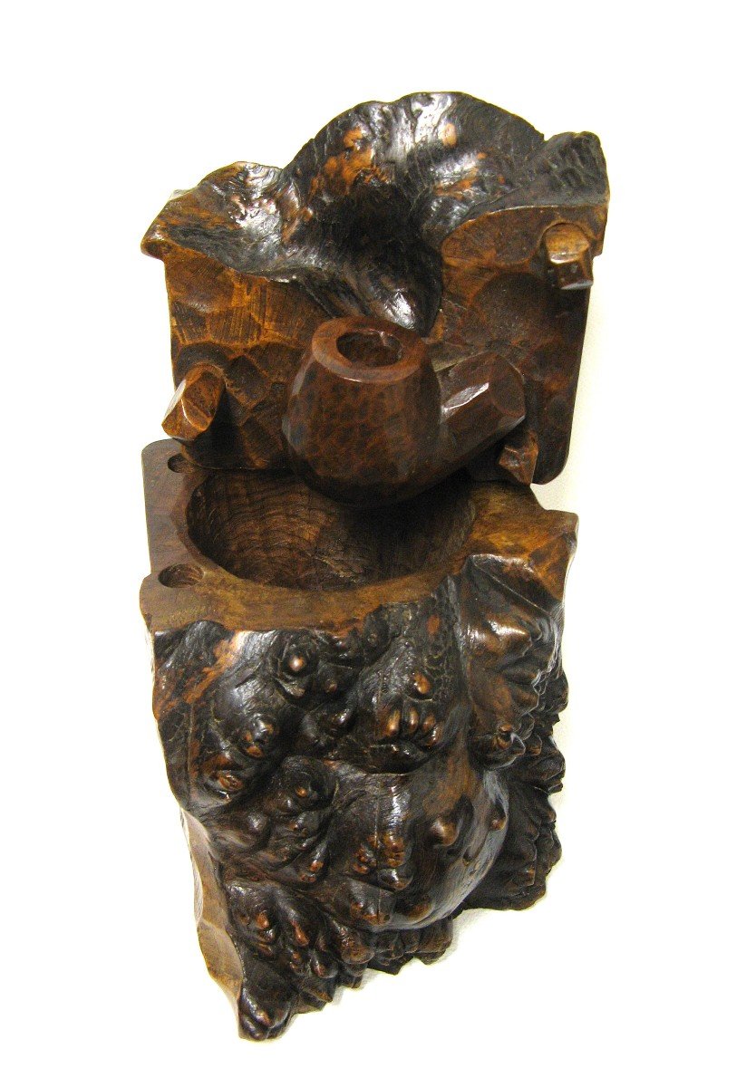 Tobacco Pot Sculpture In Heather Root.