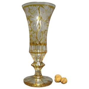 Vase En Cristal De Bohême Taillé Et Gravé Vers 1900.