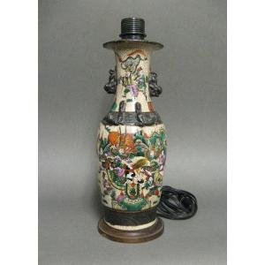 Chine Vase En Faience De Nankin Monté En Lampe.