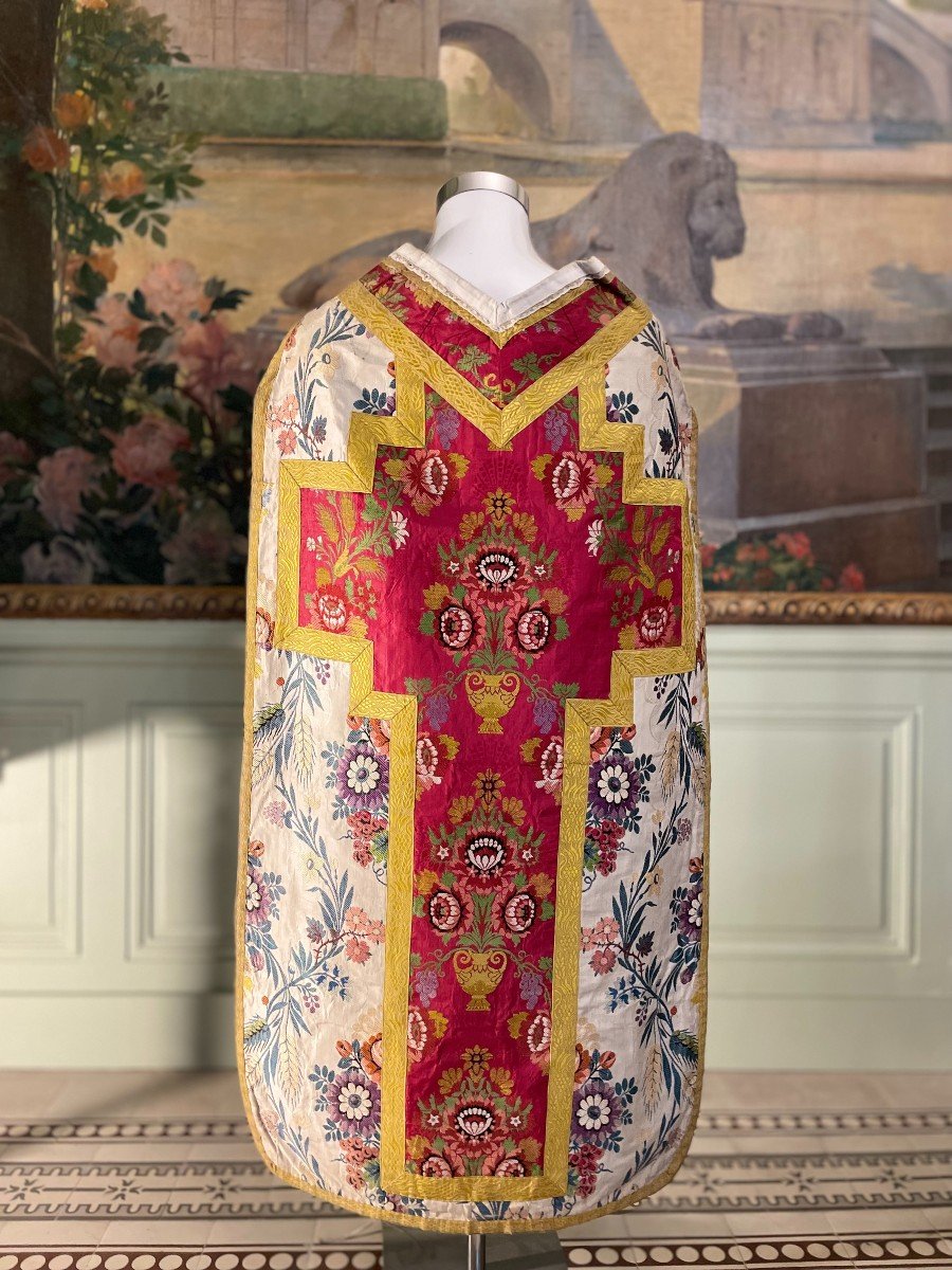 Ensemble Chasuble Rouges à Motifs Floraux  - XIXe -photo-1