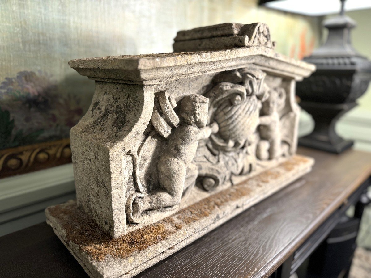 Sculpted Limestone Pediment - Early 19th Century-photo-2