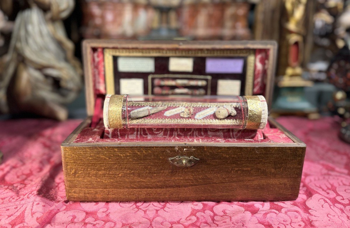 Reliquary Box With Three Ampoules - Early 20th Century 