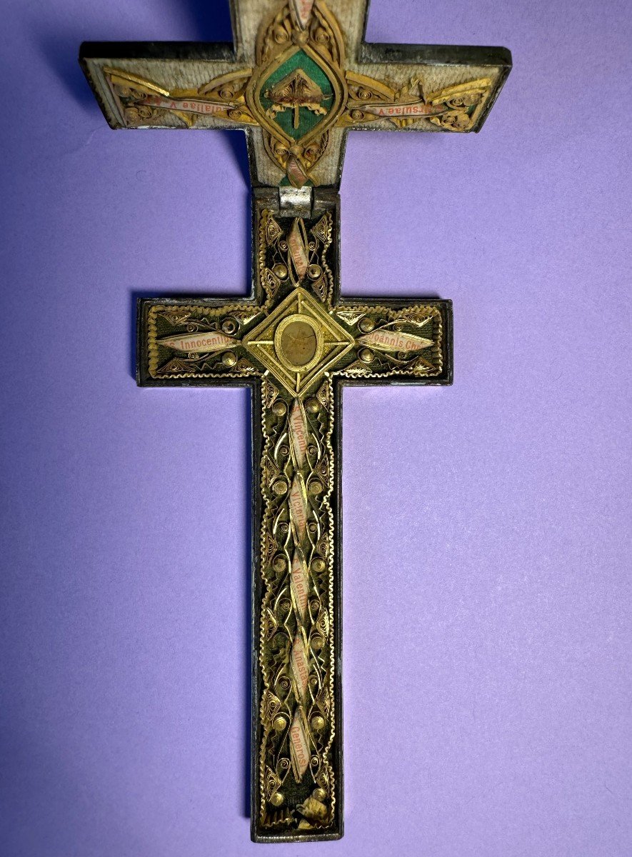 Paperolle Reliquary Cross And Its 14 Relics – 19th Century  -photo-1