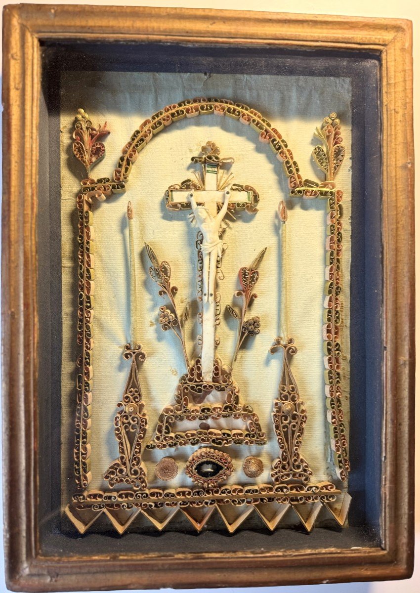 Reliquary Painting Of Christ On The Cross - 19th Century  