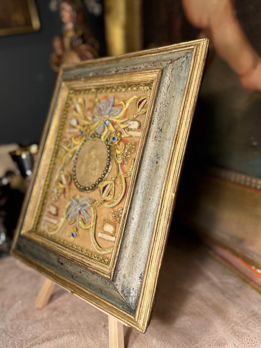 Agnus Dei Reliquary Frame And Four Relics – 19th Century -photo-3