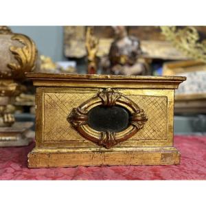 Reliquary Base In Carved And Gilded Wood – 17th Century