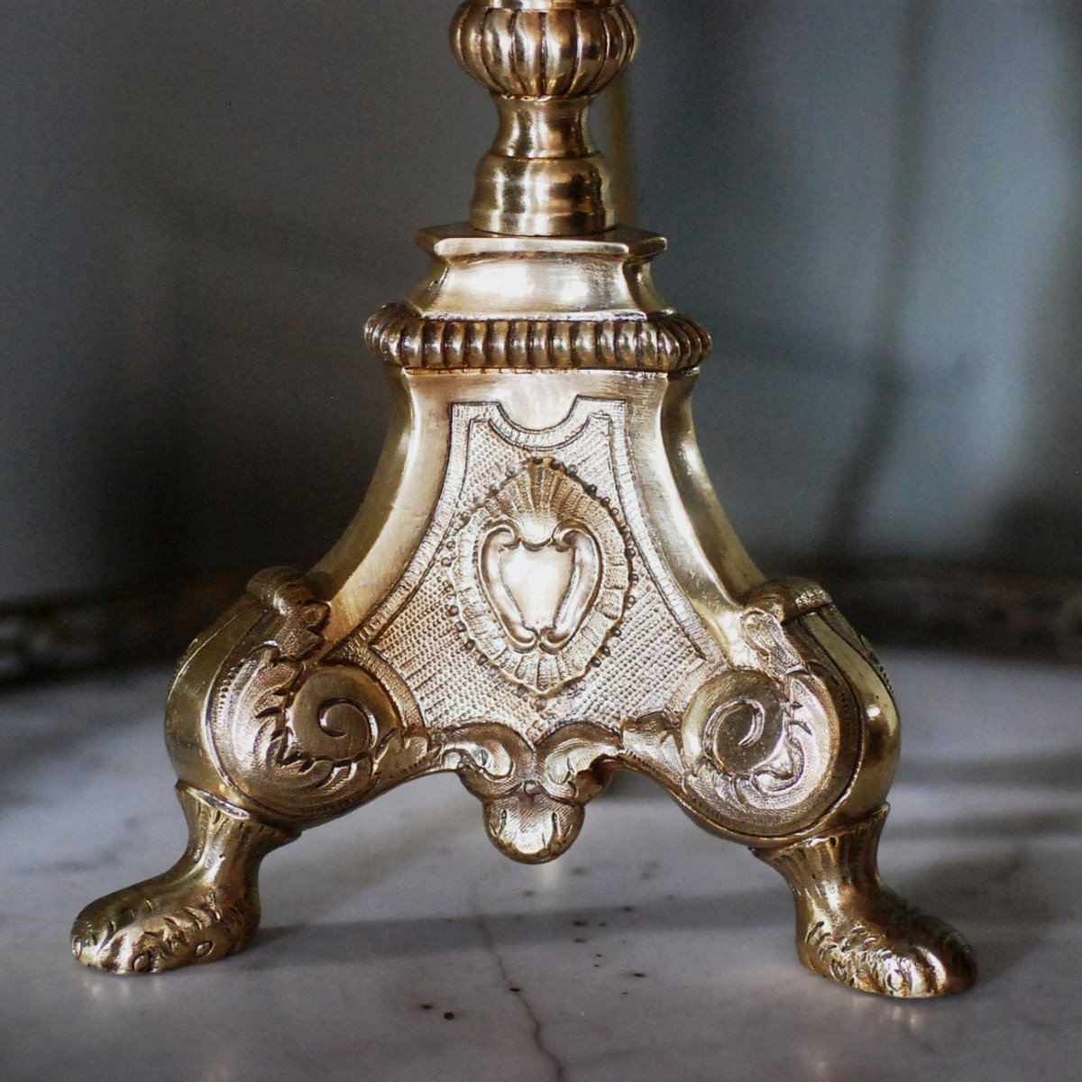 Candle Stick In Varnished Cast Brass Mounted As A Lamp -photo-3