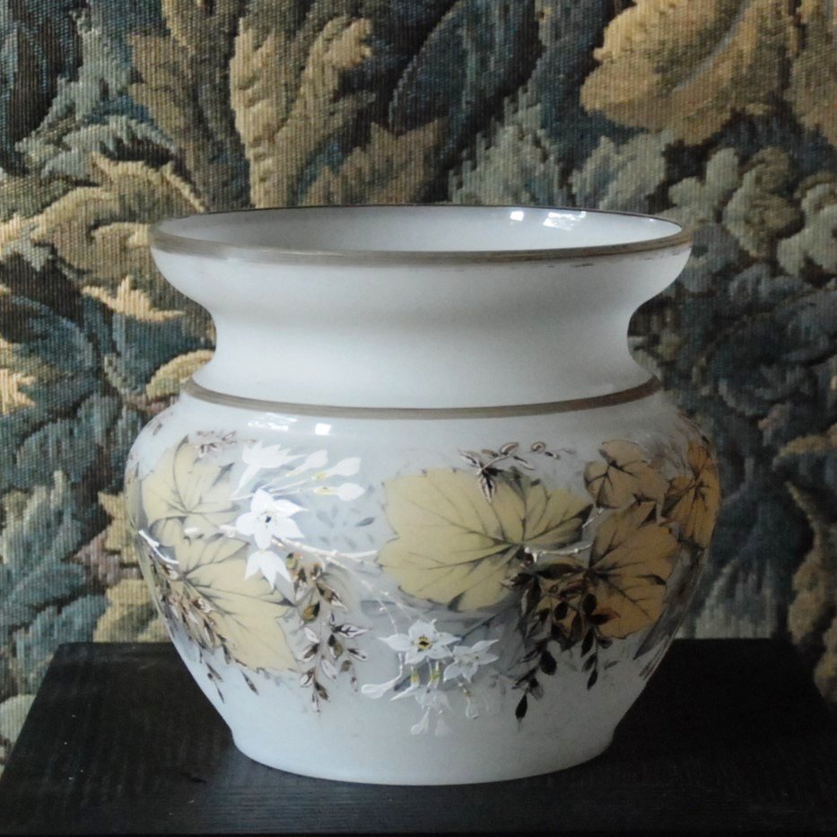 Grand vase ou cache pot en opaline blanche -photo-3