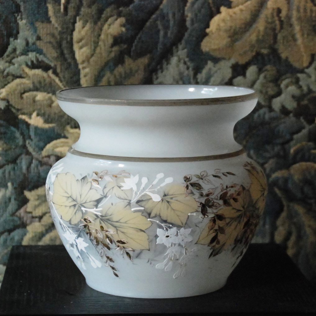 Large Vase Or Cache Pot In White Opaline -photo-4