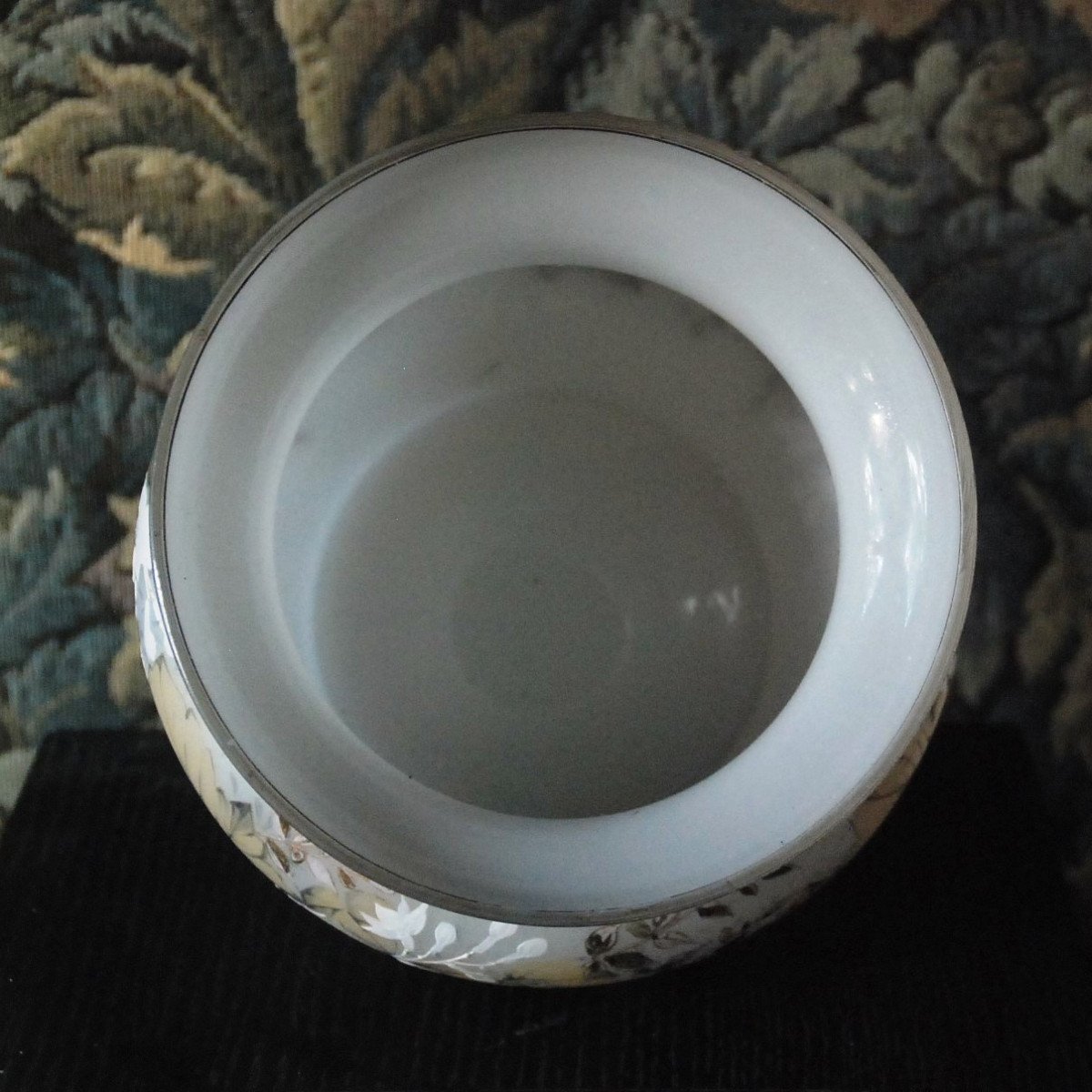 Grand vase ou cache pot en opaline blanche -photo-4