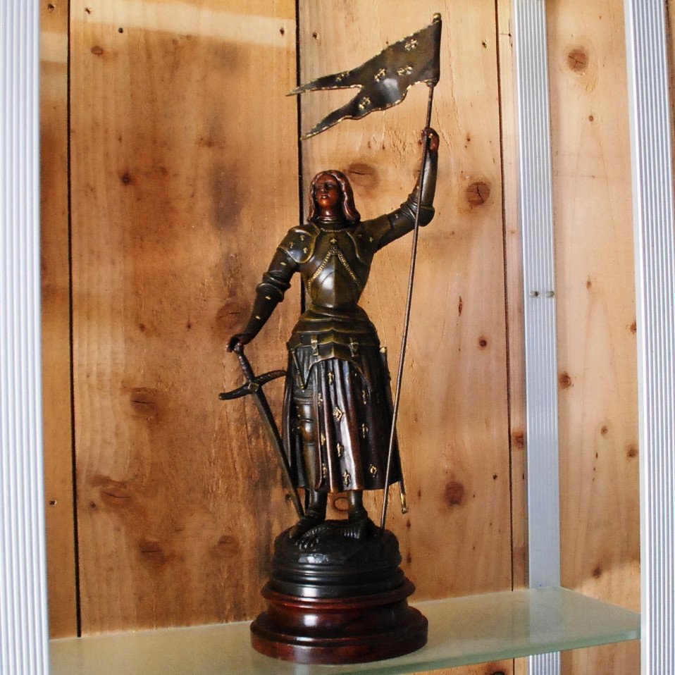 Statuette de Jeanne d'Arc en régule imitant le bronze