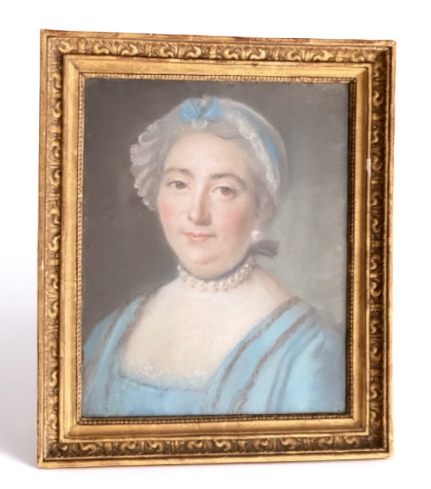 Portrait Of A Woman With A Pearl Necklace, Pastel -photo-2