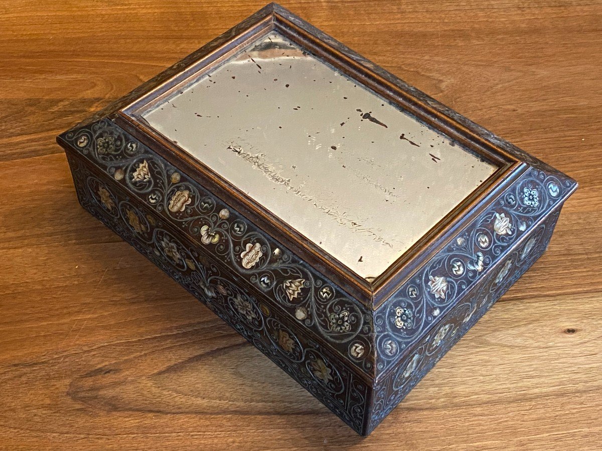 17th Century Belgian Spa Box-photo-7