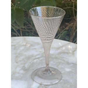 Flûte Alvéolée en verre de fougère . Modèle dit "Impossible", France, Milieu du XVIII ème