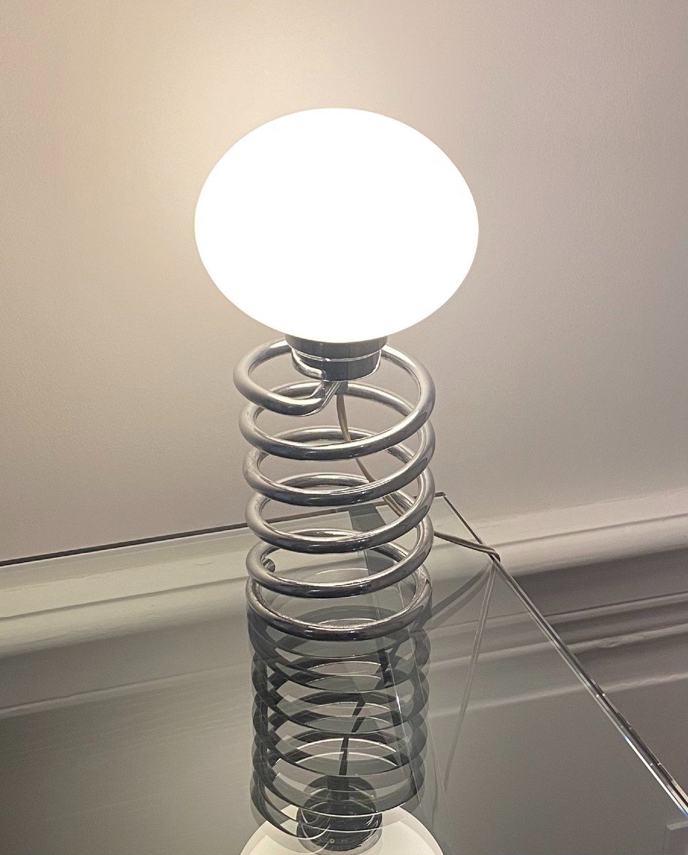 Lampe Ressort Chromé et Opaline - Designer Ingo Maurer(1932-2019) année 70