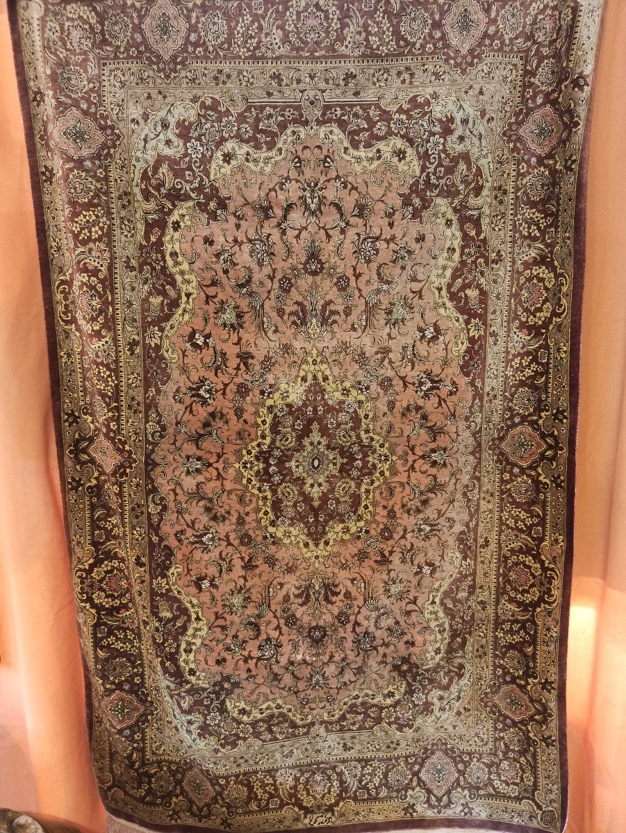 Tapis Goum  aux points noues main Soie Sur Soie Circa 1980