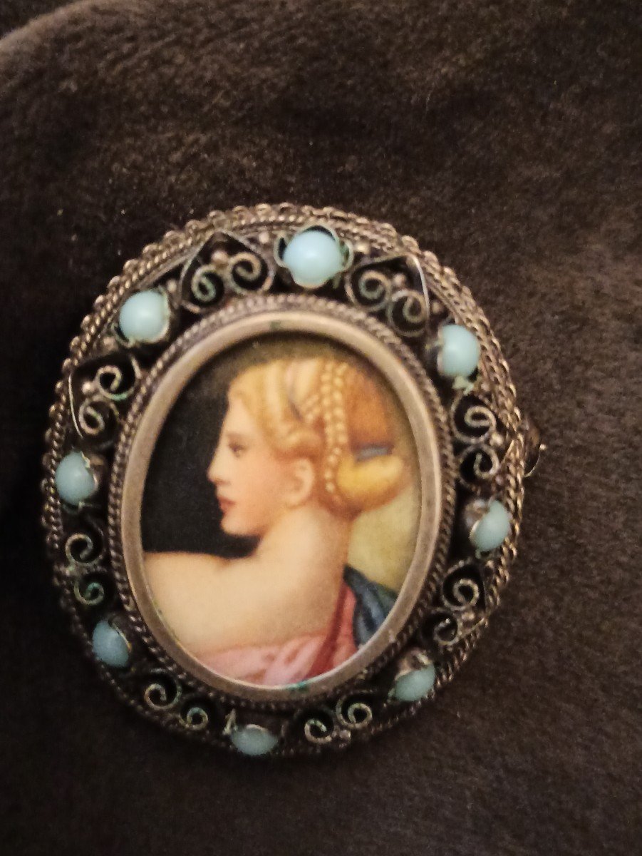 Silver Brooch Decorated With A Painted Miniature In A Surrounding Of Blue Pearls-photo-4