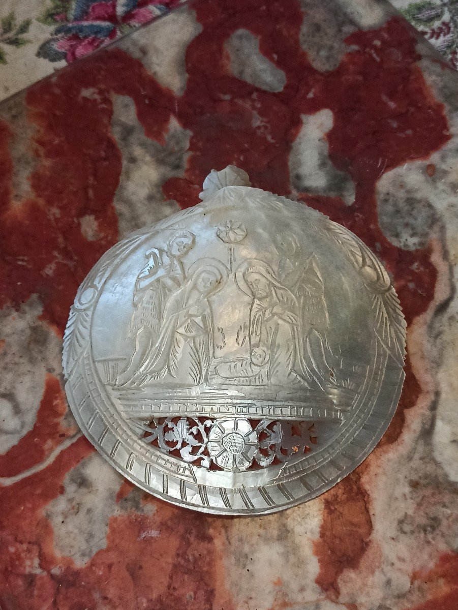 Mother-of-pearl From Bethlehem Representing The Nativity