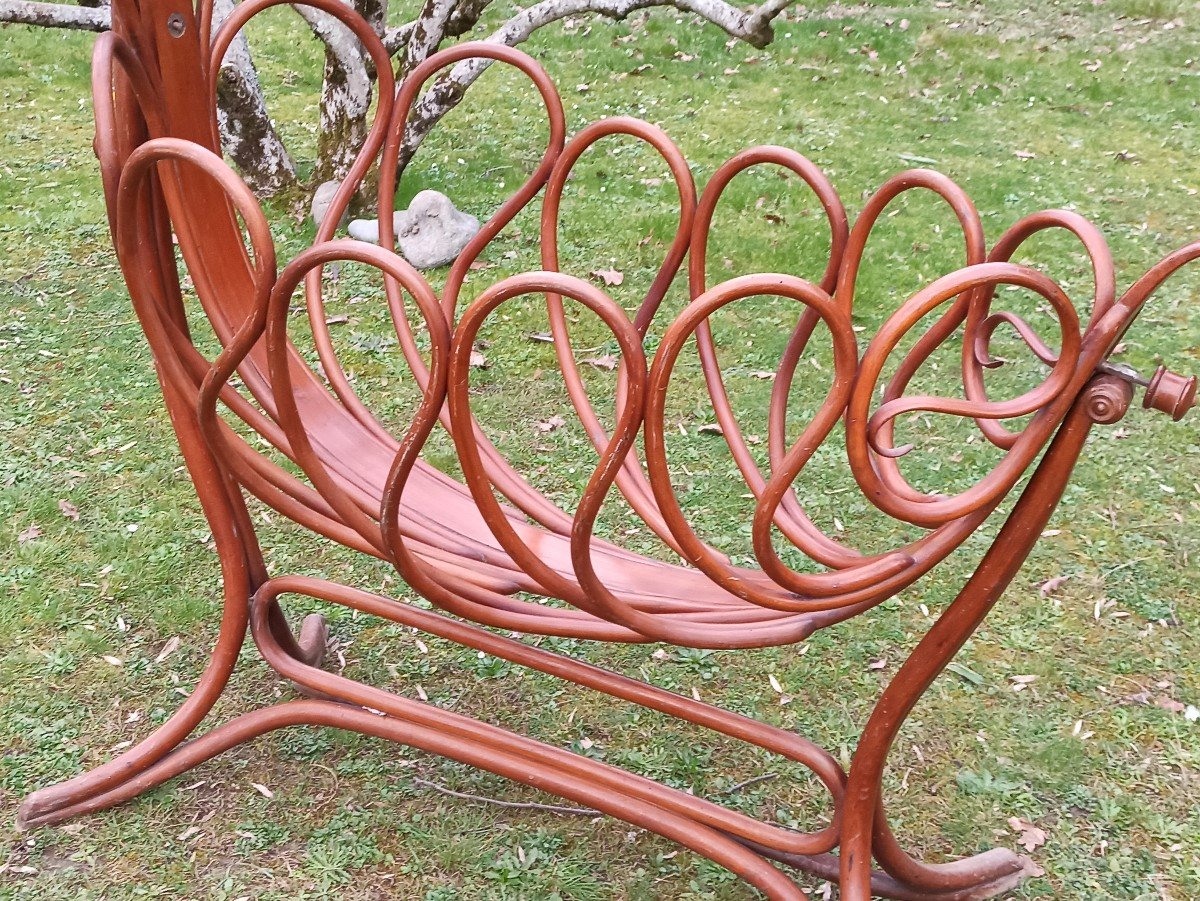 Beautiful Cradle In Turned Wood From Thonet Around 1900-photo-2