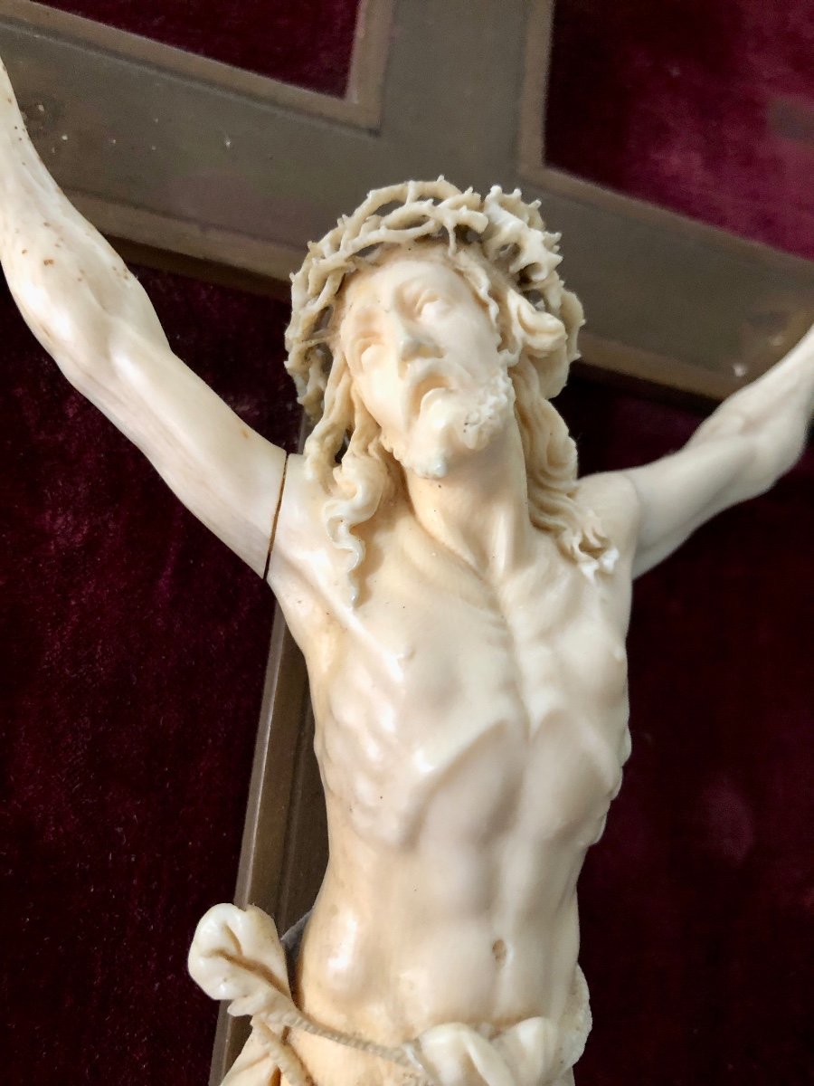 Christ On The Cross In Ivory With Cites-photo-1