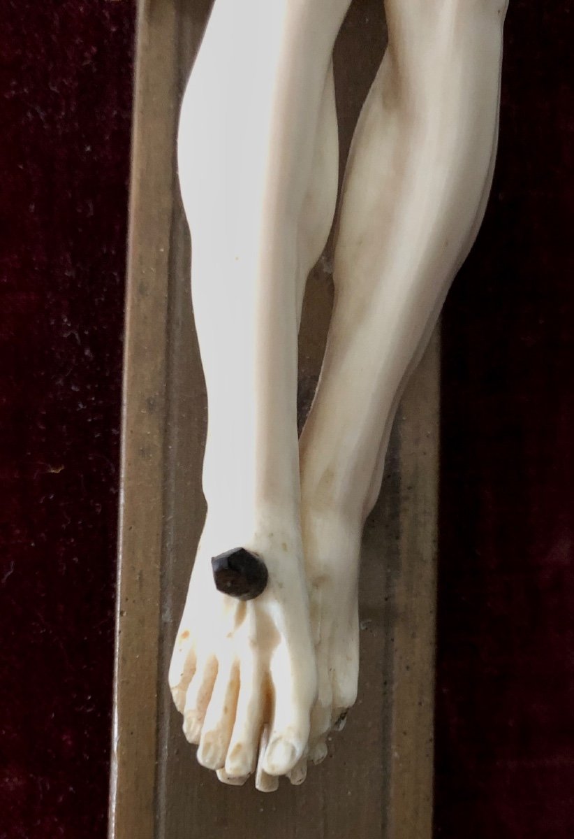 Christ On The Cross In Ivory With Cites-photo-2