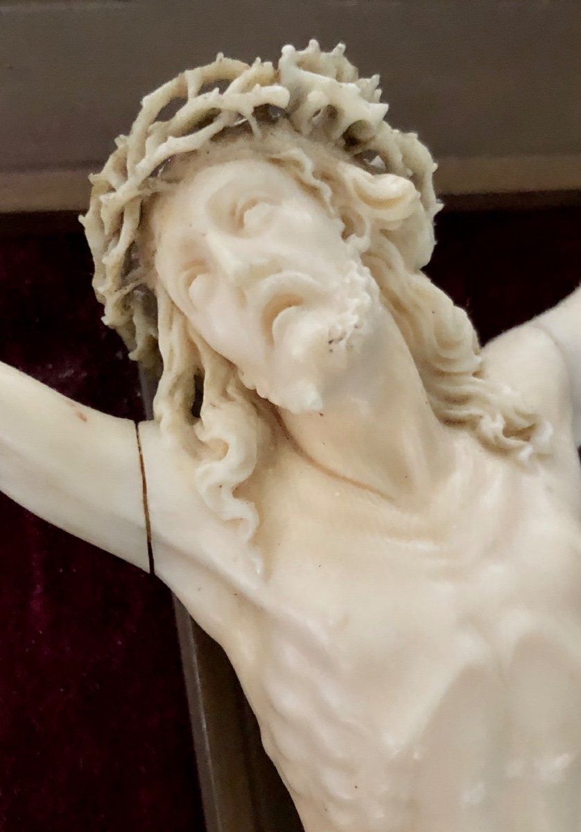 Christ On The Cross In Ivory With Cites-photo-4