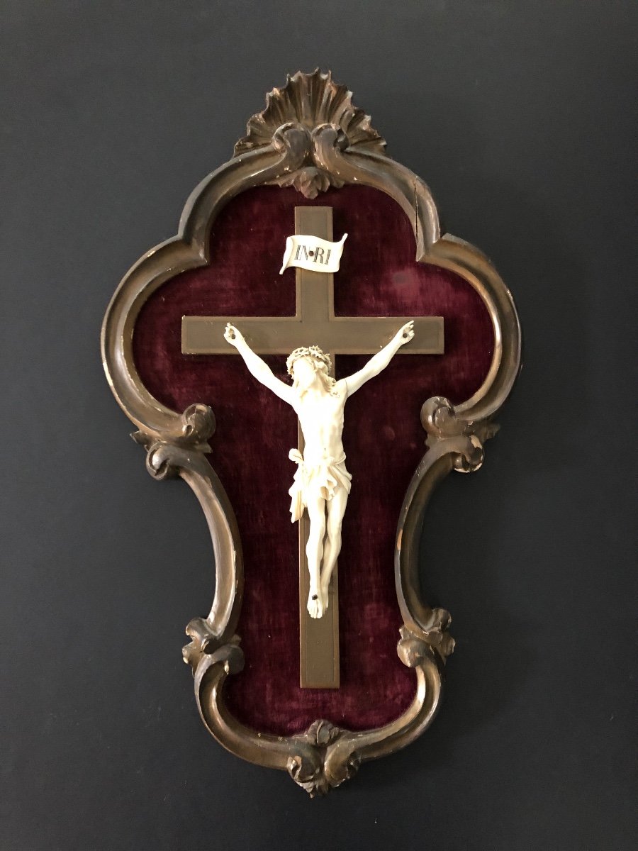 Christ On The Cross In Ivory With Cites