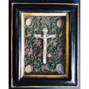 Agnus-dei Reliquary Frame