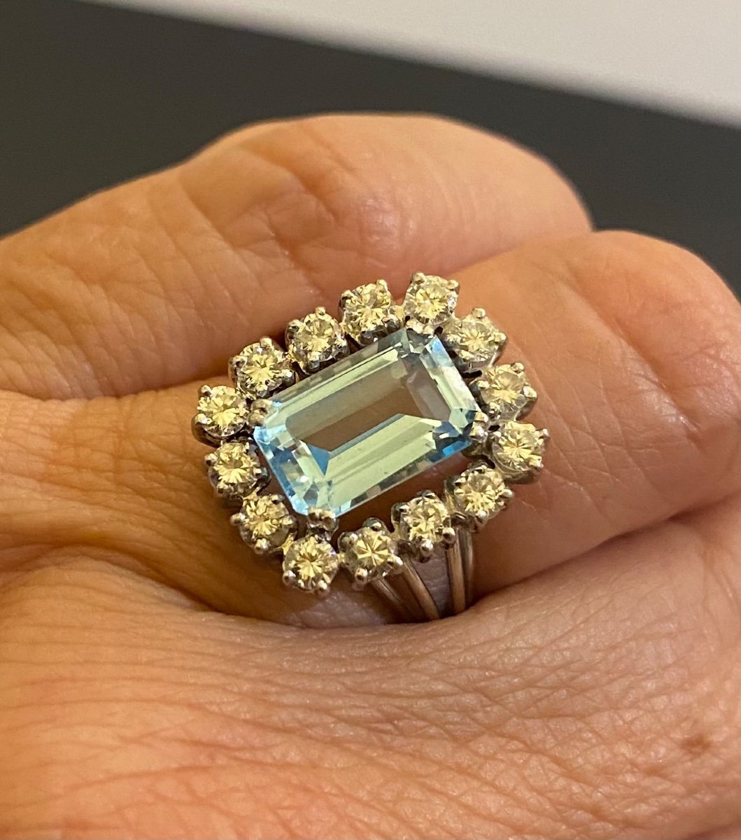 Marguerite Ring In Gold And Platinum, Set With A Topaz Surrounded By Brilliant-cut Diamonds-photo-1