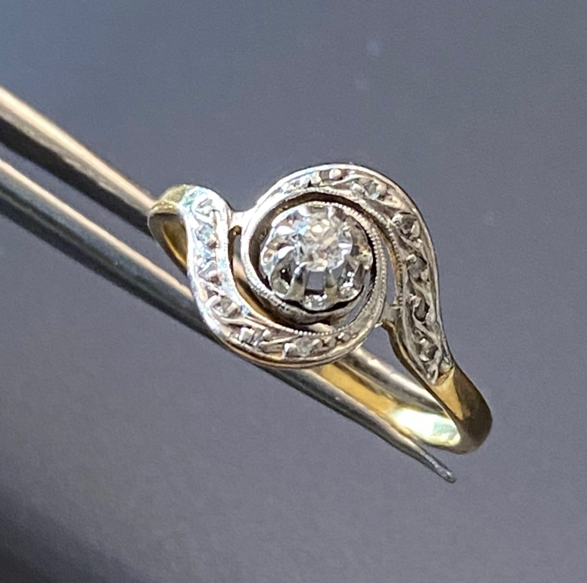 Old Tourbillon Ring In Gold And Diamonds-photo-3