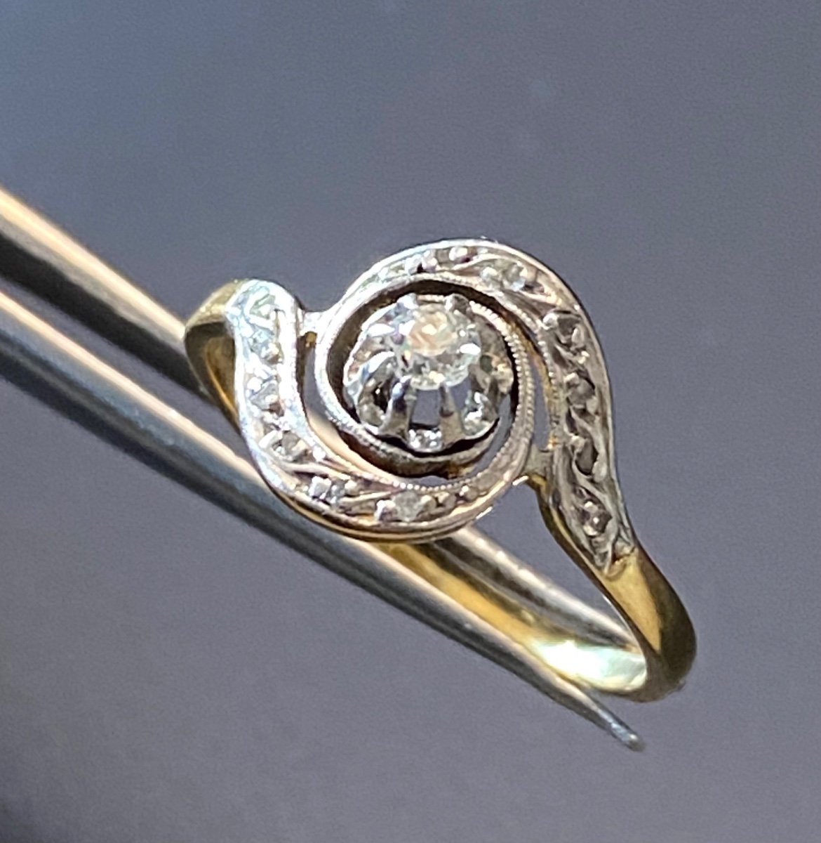 Old Tourbillon Ring In Gold And Diamonds-photo-4