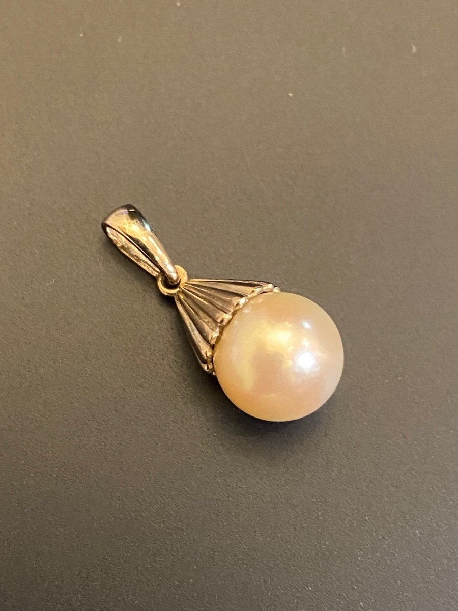 Gold Pendant And Cultured Pearl-photo-2