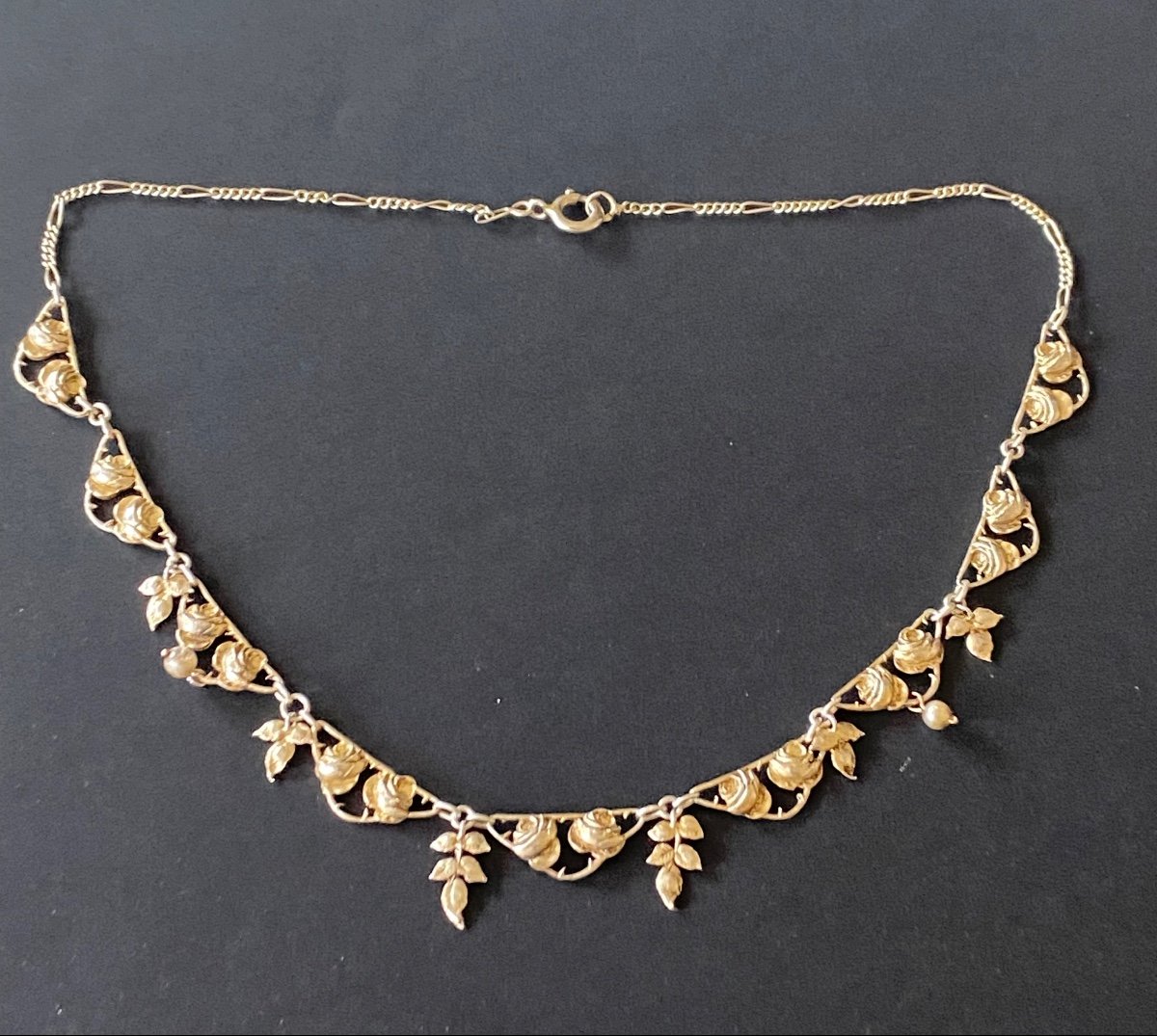 Collier Argent Style Art Nouveau. Circa 1920