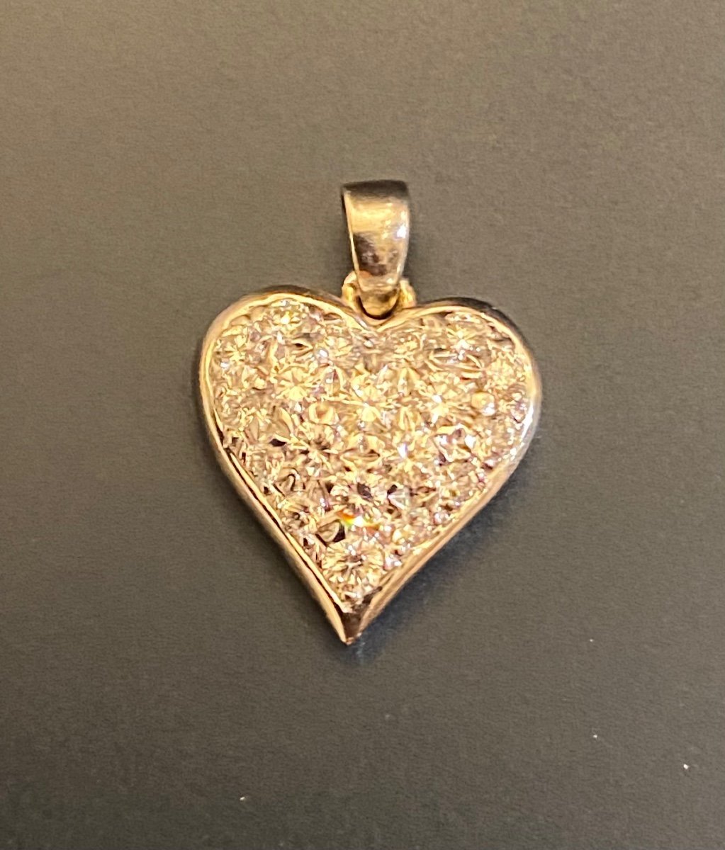 Heart Pendant In White Gold And Diamonds-photo-4