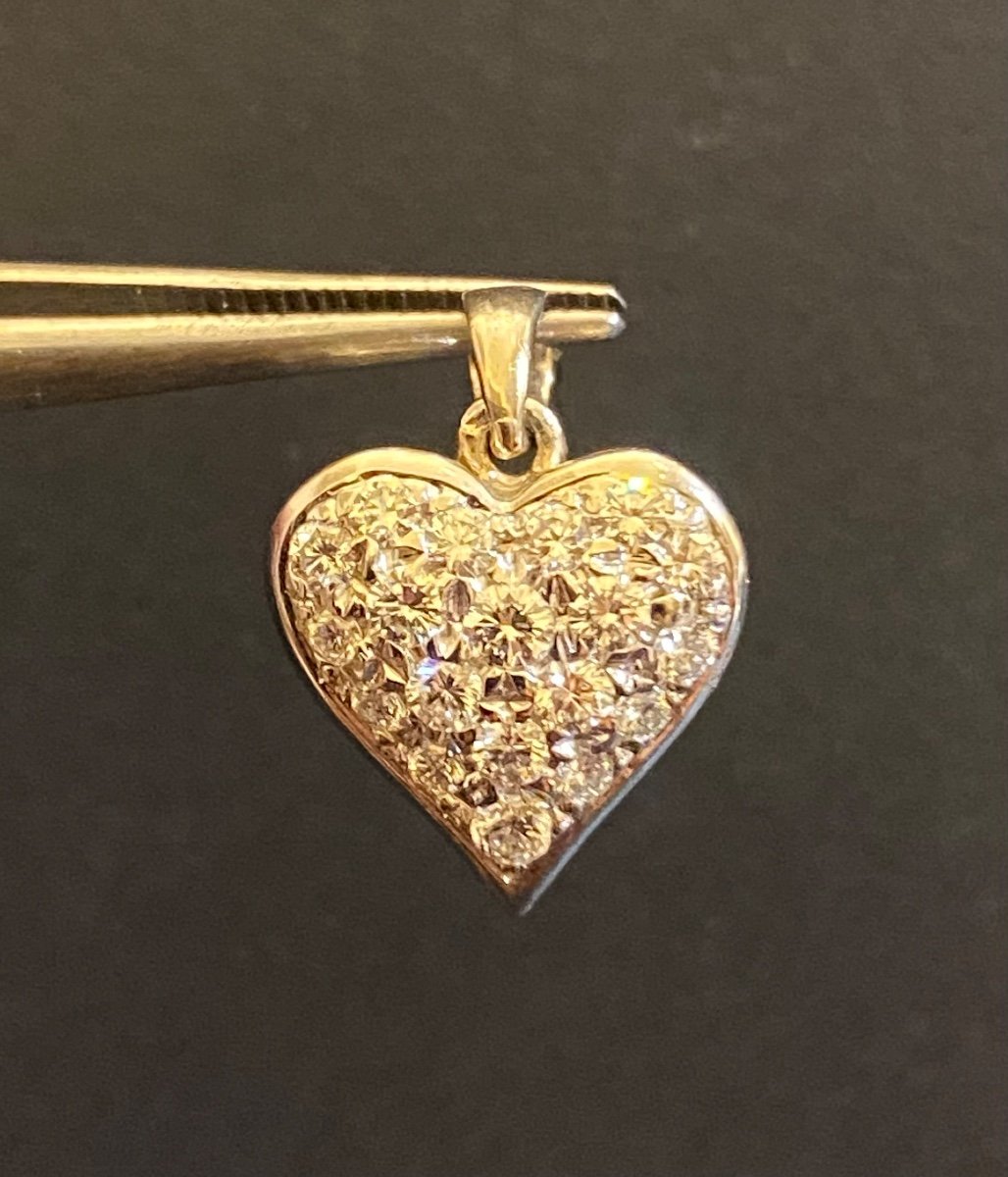 Heart Pendant In White Gold And Diamonds